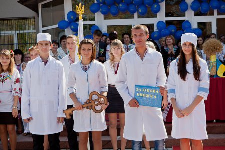 ПОСВЯТА В  СТУДЕНТИ   ПЕРШОКУСНИКІВ-МЕДИКІВ