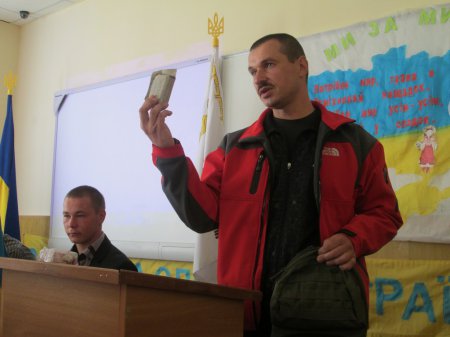 Зустріч студентів з військовими медиками, які повернулися із зони АТО (випускниками медичного коледжу). 