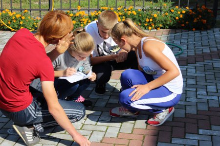 Спортивно-виховний захід "Козацькі розваги" Спортивно-виховний захід "Козацькі розваги"