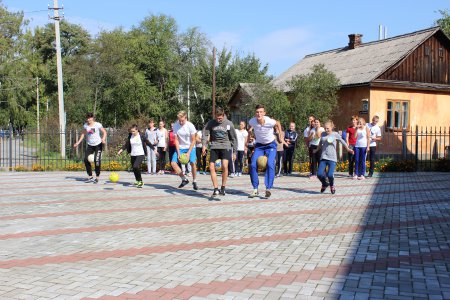 Спортивно-виховний захід "Козацькі розваги" Спортивно-виховний захід "Козацькі розваги"