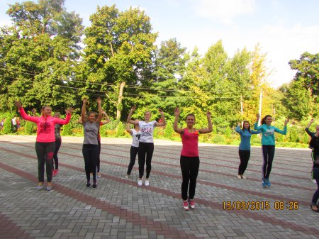 Спортивно-виховний захід "Козацькі розваги" Спортивно-виховний захід "Козацькі розваги"
