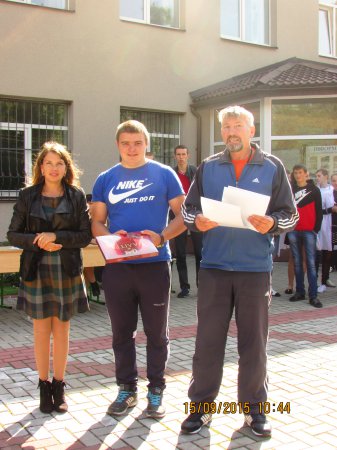 Спортивно-виховний захід "Козацькі розваги" Спортивно-виховний захід "Козацькі розваги"