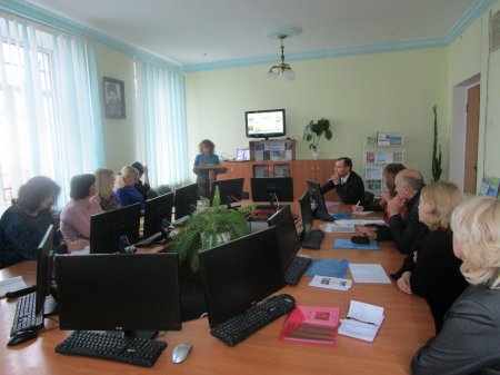 Учитель зобов'язаний перед суспільством працювати тільки добре Учитель зобов'язаний перед суспільством працювати тільки добре