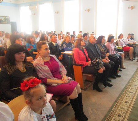 Учитель зобов'язаний перед суспільством працювати тільки добре Учитель зобов'язаний перед суспільством працювати тільки добре