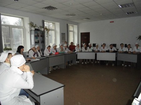 Круглий стіл  «Вплив сучасної комп'ютерної техніки на організм людини» Круглий стіл  «Вплив сучасної комп'ютерної техніки на організм людини»