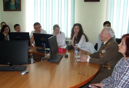 Ніколи в серці не зітреться вогонь тих днів і тих подій Ніколи в серці не зітреться вогонь тих днів і тих подій