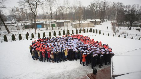 Студенти Новоград-Волинського медичного коледжу провели флешмоб на підтримку гурту "СКАЙ"