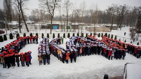 Студенти Новоград-Волинського медичного коледжу провели флешмоб на підтримку гурту "СКАЙ"