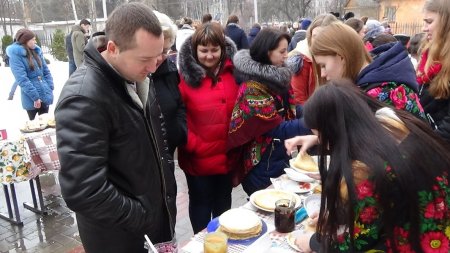 ЯК МАСЛЯНУ У НОВОГРАД-ВОЛИНСЬКОМУ МЕДИЧНОМУ КОЛЕДЖІ СВЯТКУВАЛИ