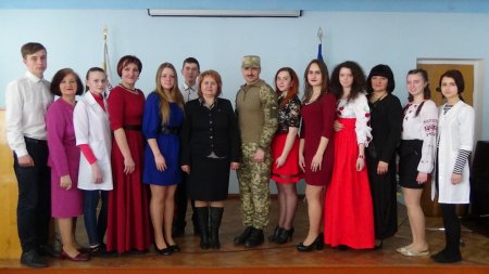 Слава безсмертю хоробрих, які кличуть на подвиг живих!