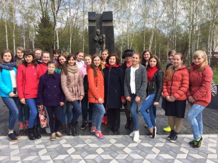 11 КВІТНЯ - ДЕНЬ ВИЗВОЛЕННЯ В'ЯЗНІВ ФАШИСТСЬКИХ КОНЦТАБОРІВ 11 КВІТНЯ - ДЕНЬ ВИЗВОЛЕННЯ В'ЯЗНІВ ФАШИСТСЬКИХ КОНЦТАБОРІВ