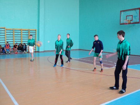 Змагання з волейболу